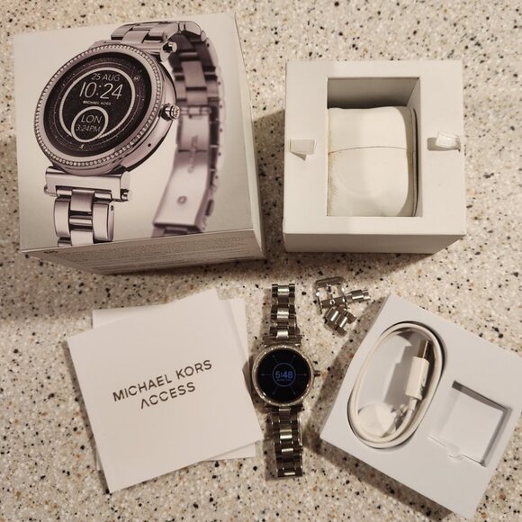 Michael kors MKT5020 Sofie Smart Watch - Picture 1 of 5